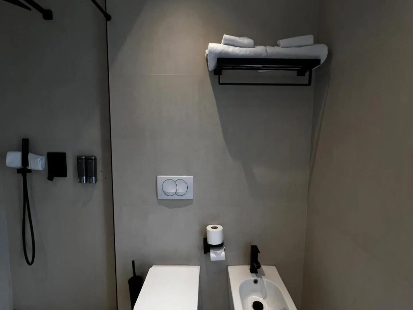 Starlight Hotel Tirana 4*,